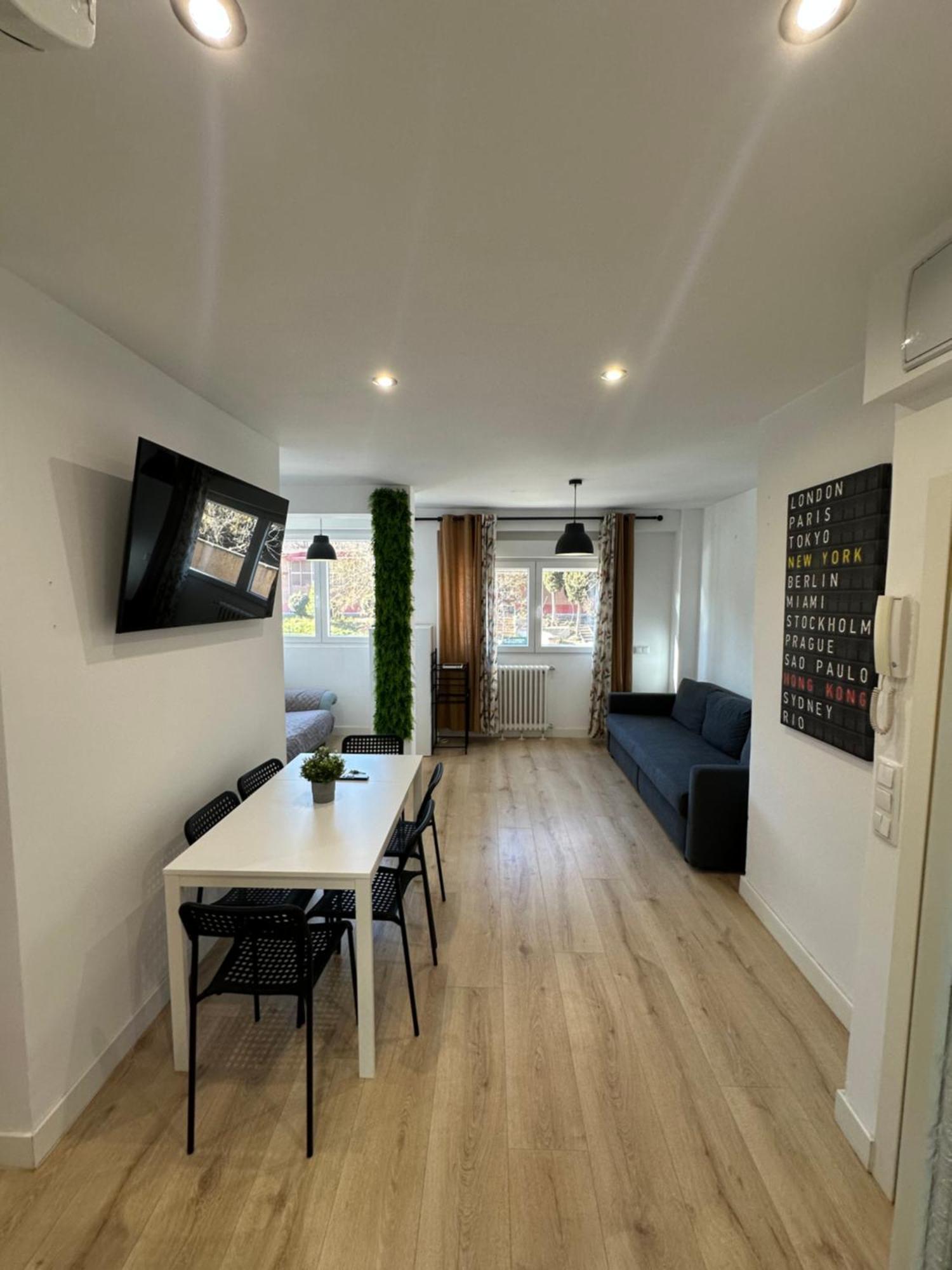 Homely River Apartament *